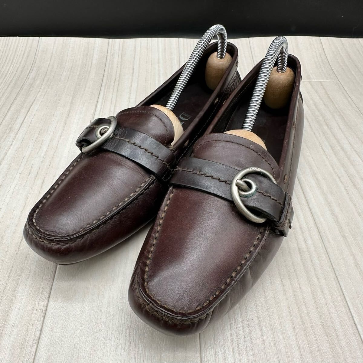PRADA 正規品　ドライビングシューズ　レザー　ブラウン PRADA プラダ ドライビングシューズ ブラウン レザー ロゴ入り