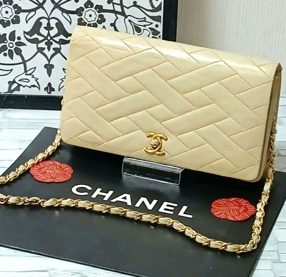 スニーカーダンク(スニダン) | 人気新作のスニーカー、トレカ、注目