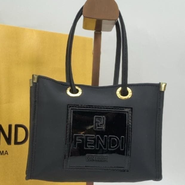 B (目立った傷や汚れなし)】FENDI フェンディ ラバーミニトート