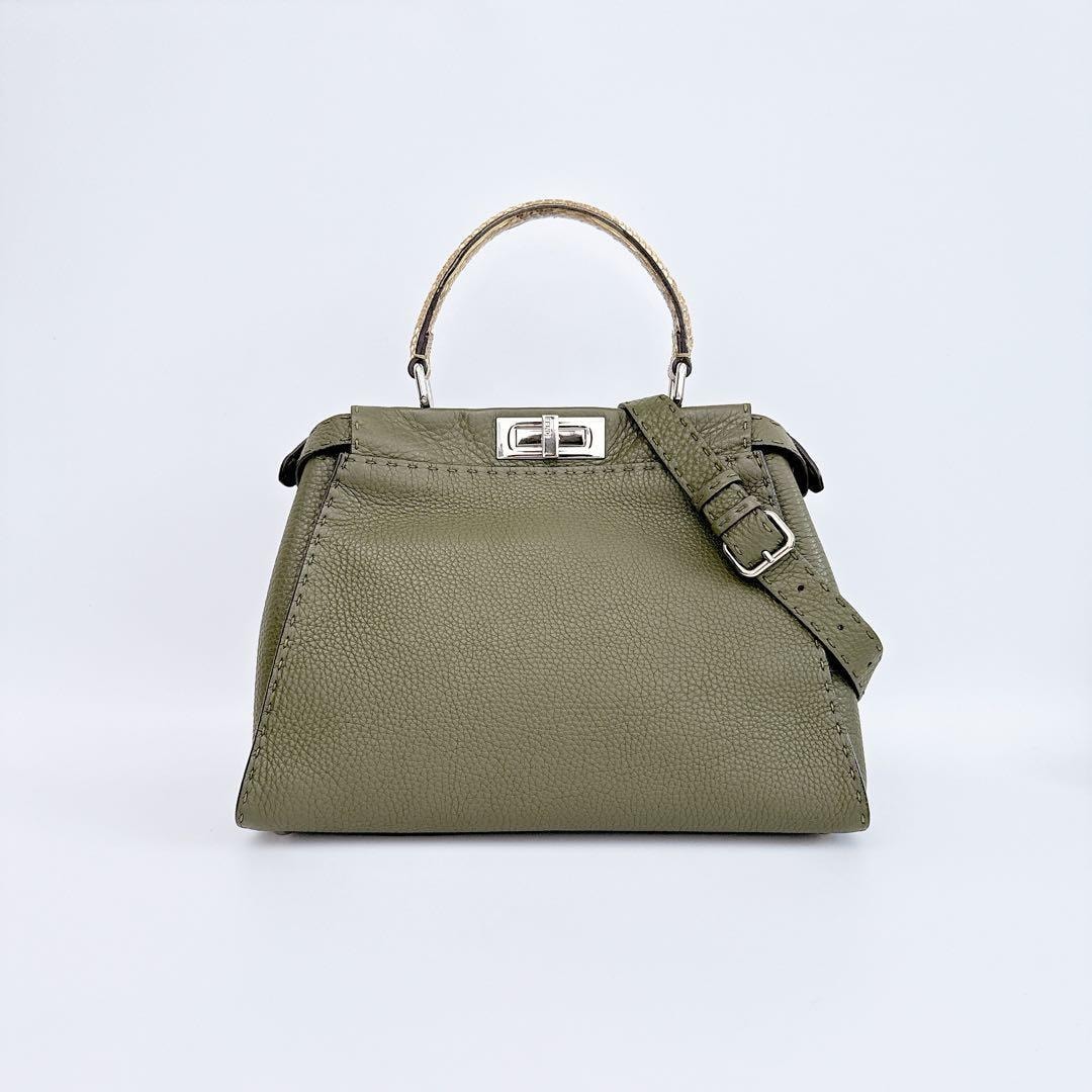ロエベ(LOEWE) 人気のバッグ・財布 新品/中古通販【スニーカーダンク】