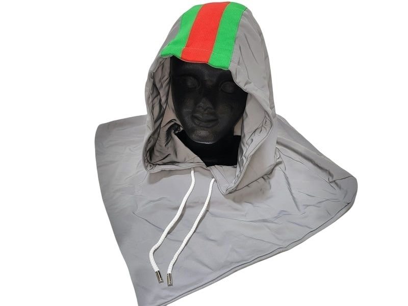 新品 本物 グッチ GUCCI ウェブストライプ全開のデザインが目を奪う フード パーカー GRG これからの季節に重宝 M ポーチ付き