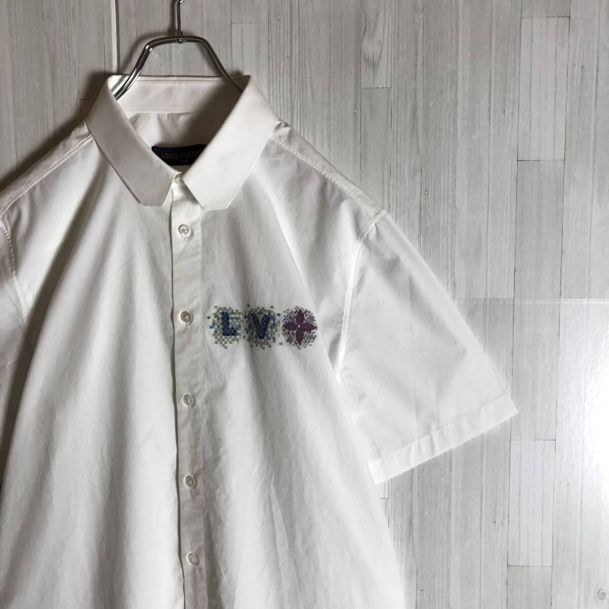 ルイヴィトン LOUIS VUITTON トップス シルク アイボリー マルチカラー ボウタイ ブラウス ノースリーブ LOUIS VUITTON（シャツ/ブラウス(半袖/袖なし)）のフリマアイテム一覧