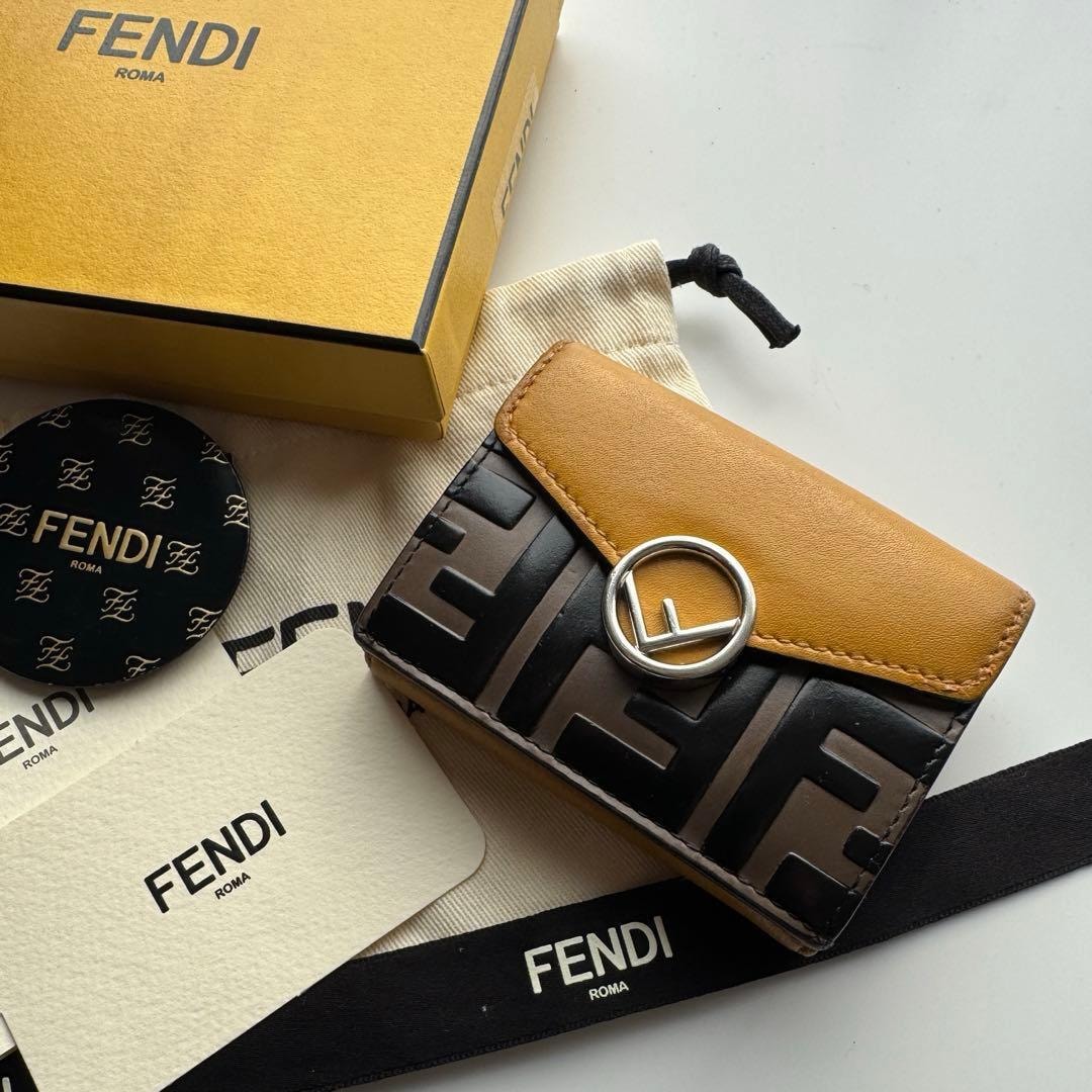 【美品】 131 FENDI フェンディ 3つ折り財布