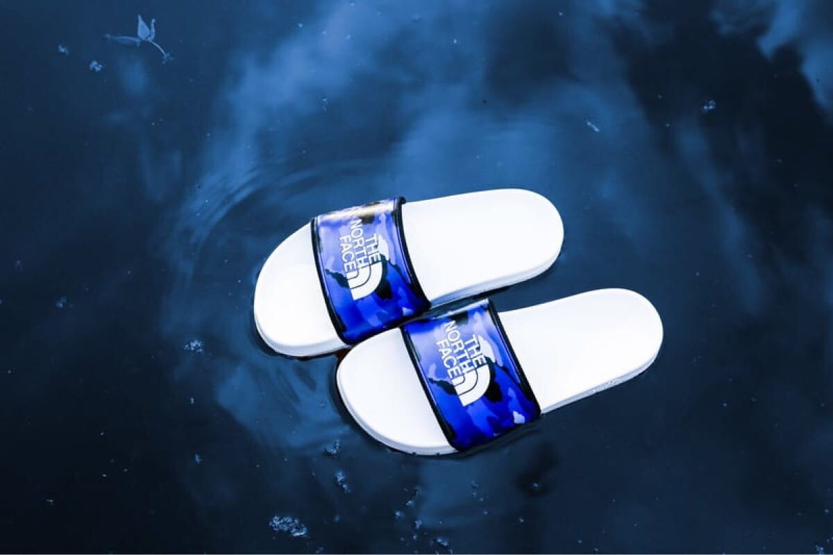 ノースフェイス　アトモス　ブルーカモ　サンダル