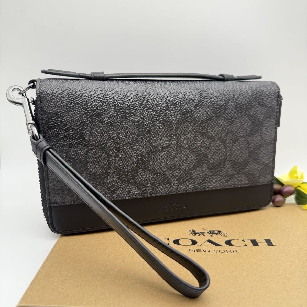 《極美品貴重新品同様》ロエベloeweキャンバススニーカースペイン製 ロエベ(LOEWE) 人気のバッグ・財布 新品/中古通販【スニーカーダンク】