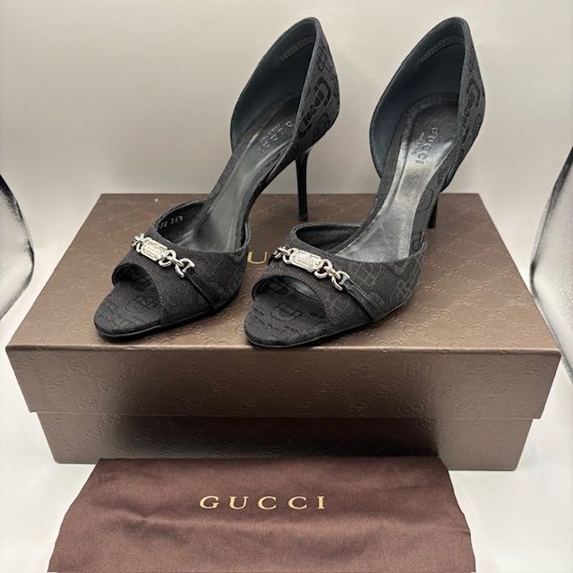 GUCCI パンプス オープントゥ ロゴバックル ブラック 35 箱 布袋