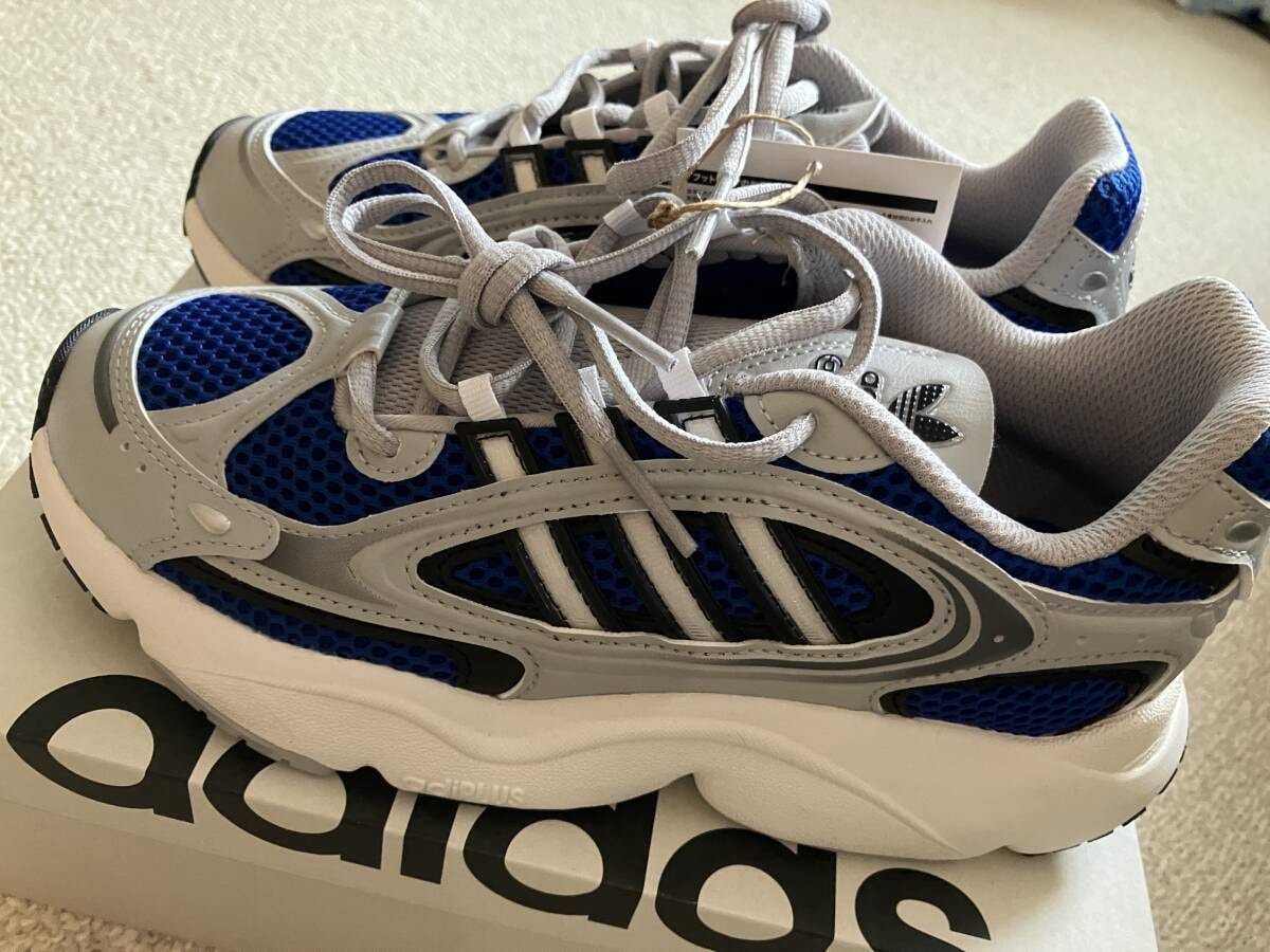 アディダス　オズミレン　23.5