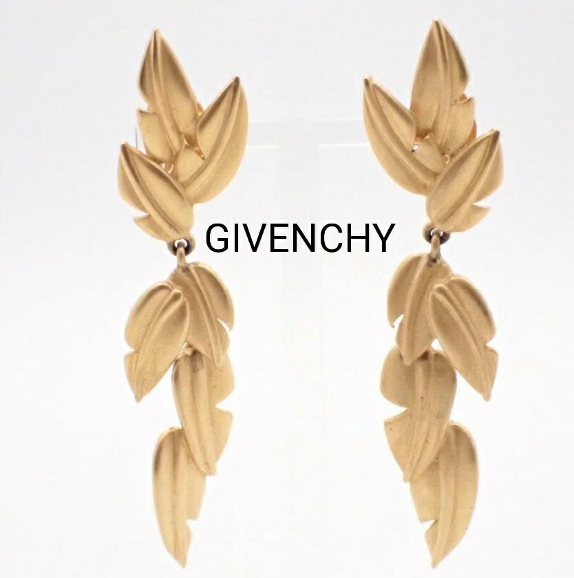 GIVENCHY　ヴィンテージ リーフモチーフ イヤリング（ジバンシィ） ジバンシー 大ぶり ゴールド