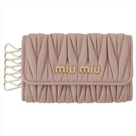 ミュウミュウ ショルダーストラップ付 マテラッセナッパレザー 財布