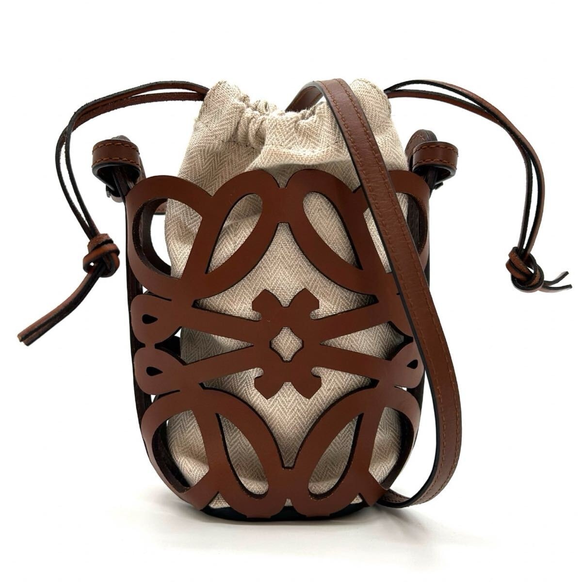 B (目立った傷や汚れなし)】LOEWE ロエベ アナグラム カットアウト