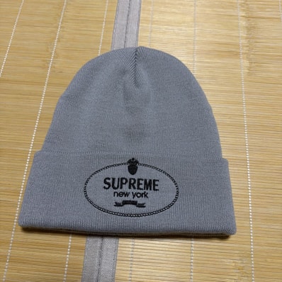 24aw Supreme Crest Beanie ビーニー ニットキャップ Grey