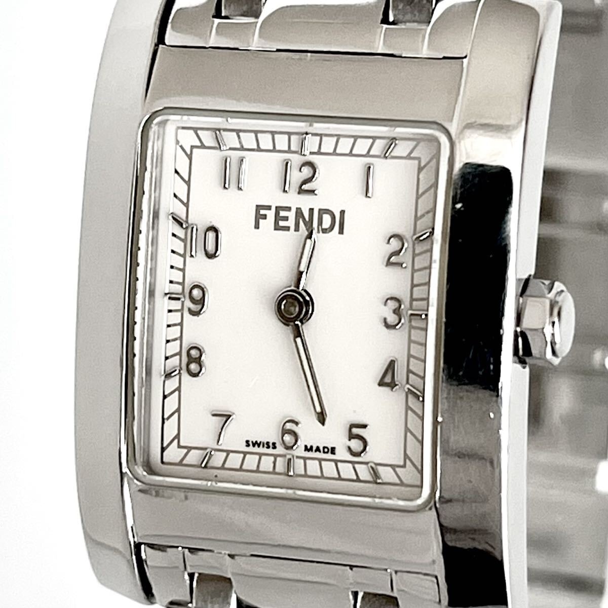 FENDI スクウェアフェイス 7000L 文字盤ホワイト レディース B (目立った傷や汚れなし)】【稼働】磨き済み フェンディ FENDI 7000L