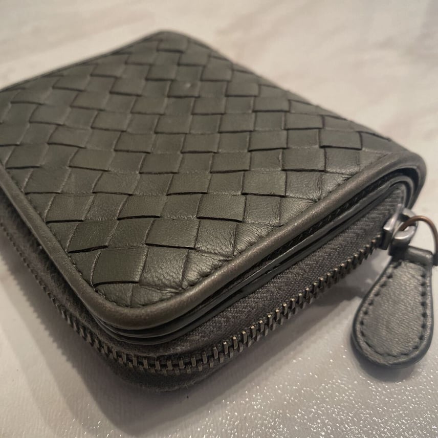 美品‼️】BOTTEGA VENETA イントレチャートラウンドファスナー長 美品‼️】BOTTEGA VENETA イントレチャートラウンドファスナー長