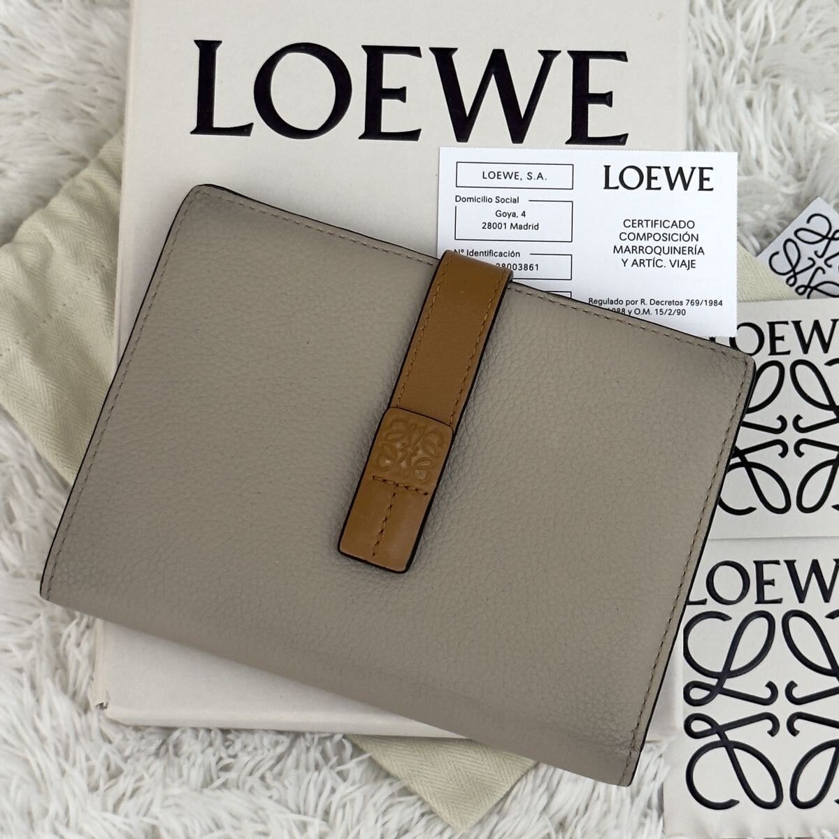 LOEWE ロエベ バーティカルウォレット 財布 アナグラム レザー