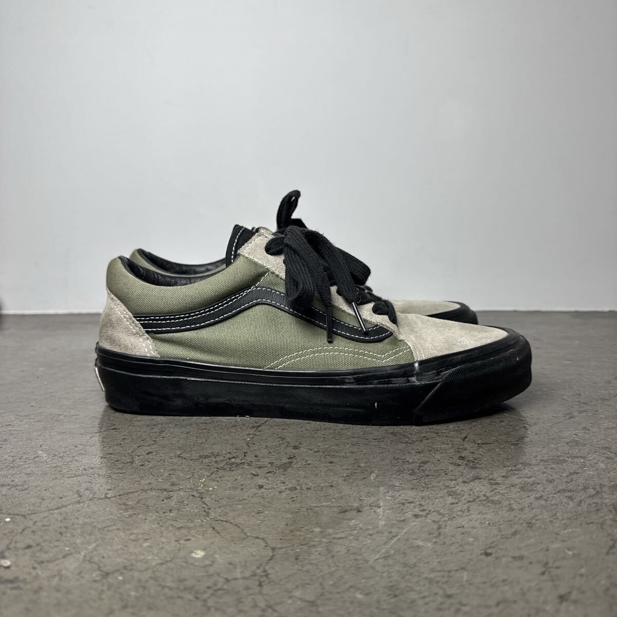 1円スタート売切り！ VANS バンズ オールドスクール カーキ スエード