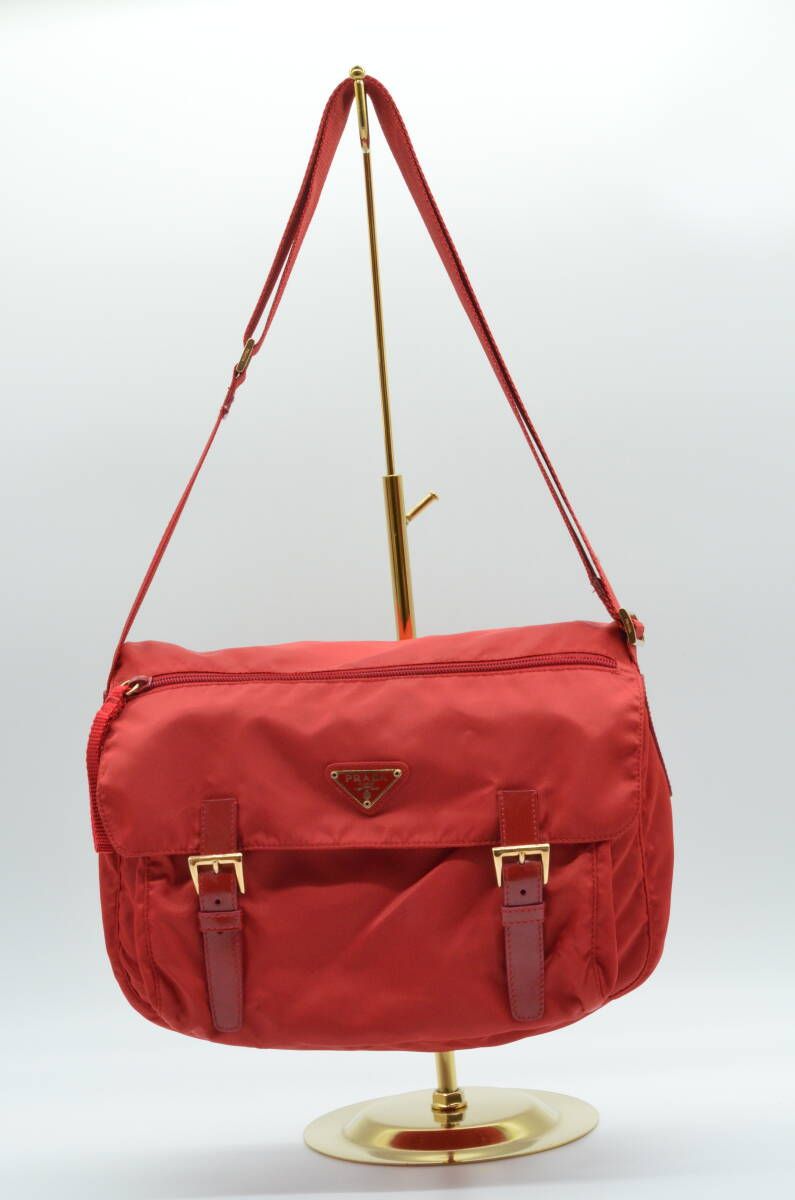 大人気PRADA プラダ　ナイロン　ショルダーバッグ　レッド　BT6671 大人気PRADA プラダ ナイロン ショルダーバッグ レッド BT6671