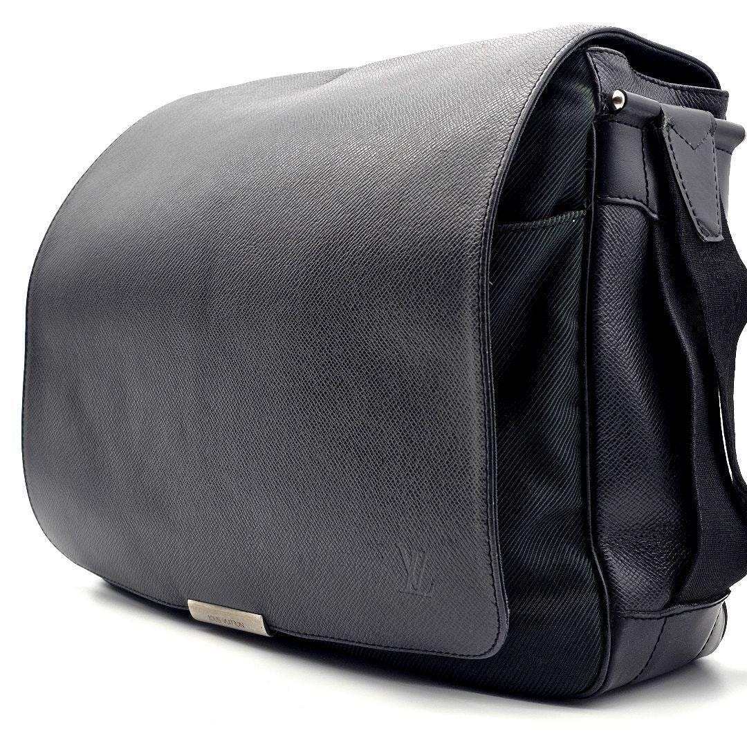 やや傷や汚れあり】ルイヴィトン ヴィクトール タイガ ショルダー