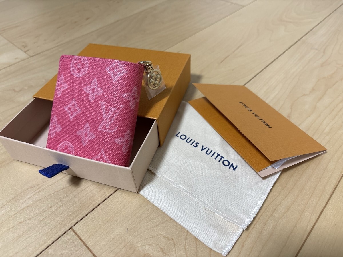 大幅値下げ決行！海外超品薄 即完売 ルイヴィトン130周年記念特別モデル 日本未発売2月現在 ルイヴィトン モノグラム 財布 ピンク 