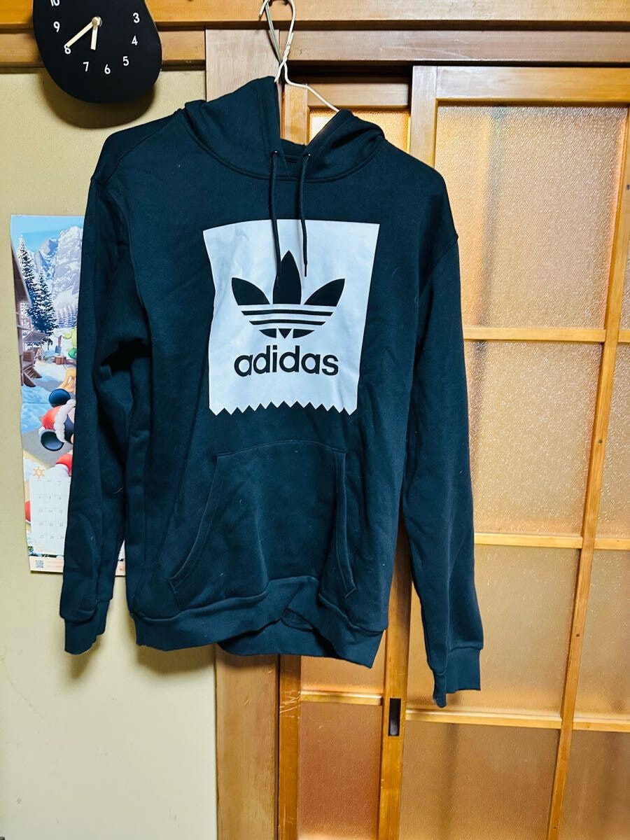 新品タグ付き　adidas アディダス　パーカー　サイズXO ブラック