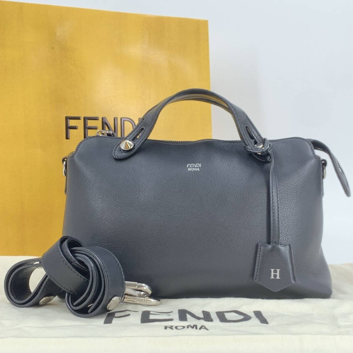 186005 FENDI フェンディ FENDI チェーンハンドバッグ ブラック レザー [0000000000646] FENDI（フェンディ） チェーン ショルダーバッグ ハンドバッグ 8BR615