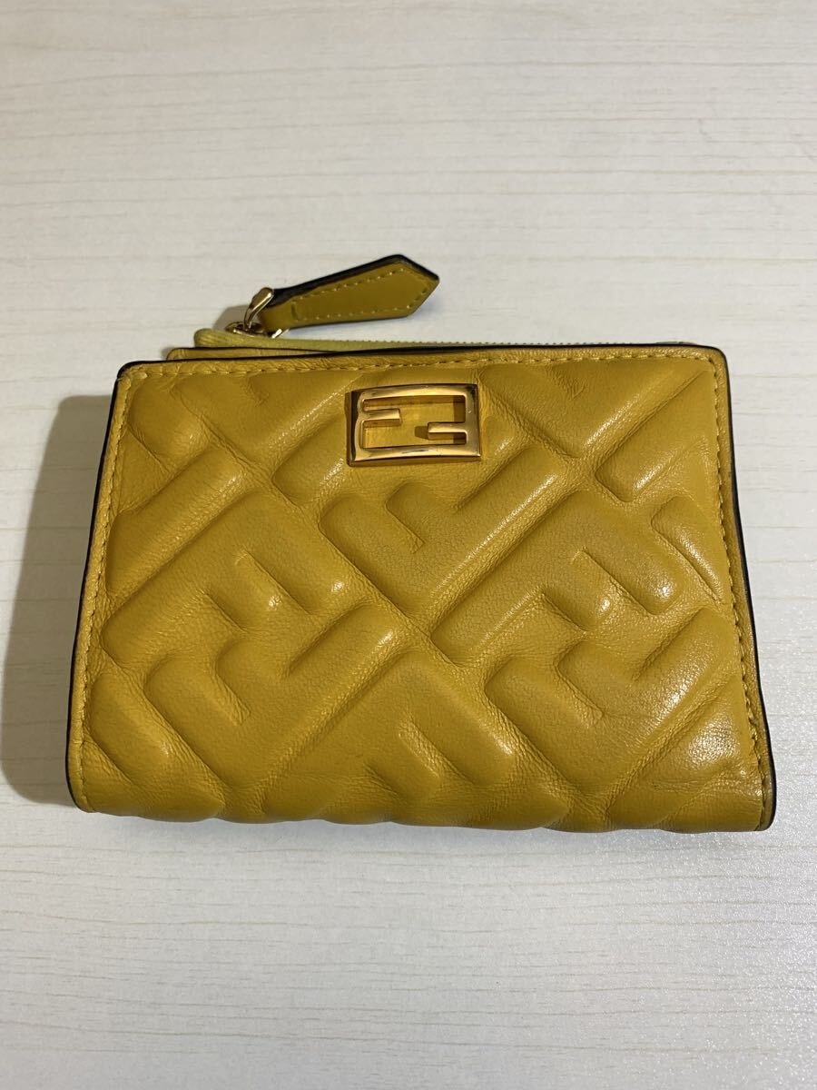 C (やや傷や汚れあり)】【FENDI 】 二つ折り財布 バゲット C (やや傷や汚れあり)】【FENDI 】 二つ折り財布 バゲット