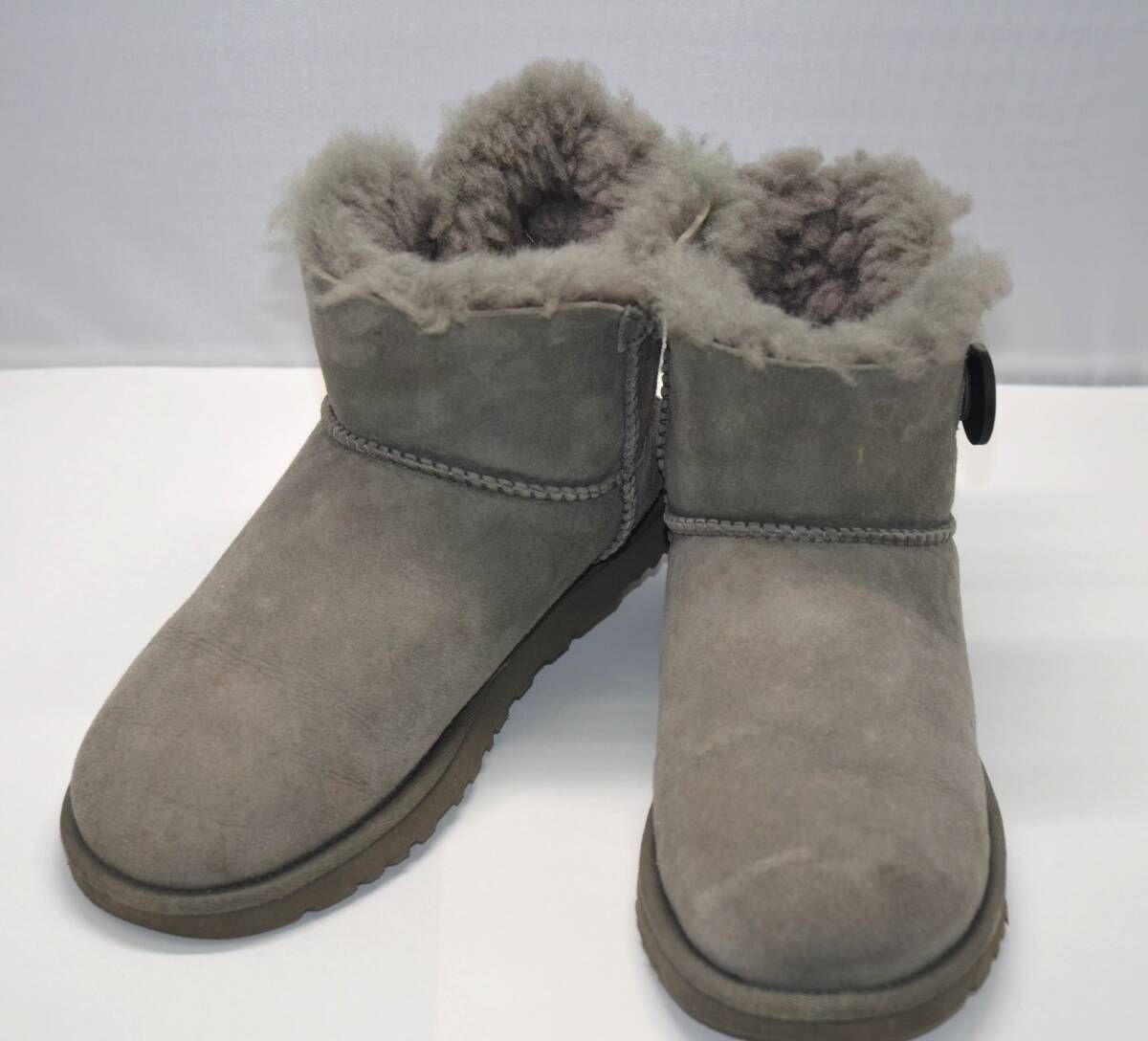 1415　UGG　アグ　ブーツ　グレー　ベイリーボタン　25　新品未使用 1415 UGG アグ ブーツ グレー ベイリーボタン 25 新品未使用