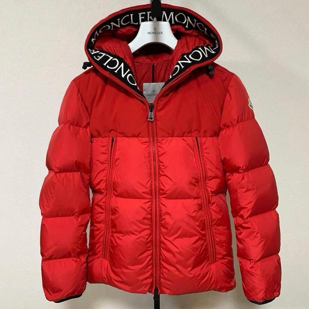 美品★ モンクレール　MONTCLA モンクラー　1 レッド　赤　5D26 目立った傷や汚れなし】美品☆ モンクレール MONTCLA モンクラー 1