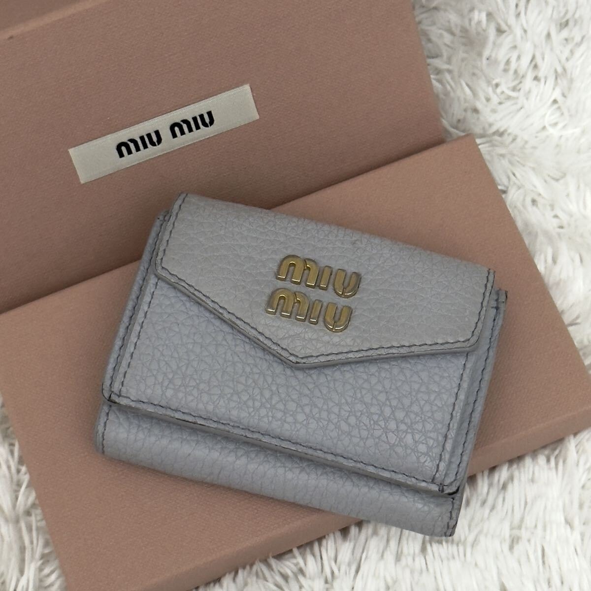 ☆現行☆RFID内蔵 MIUMIU ミュウミュウ 財布 レザー 新型 コンパクトウォレット ICチップ ウォレット