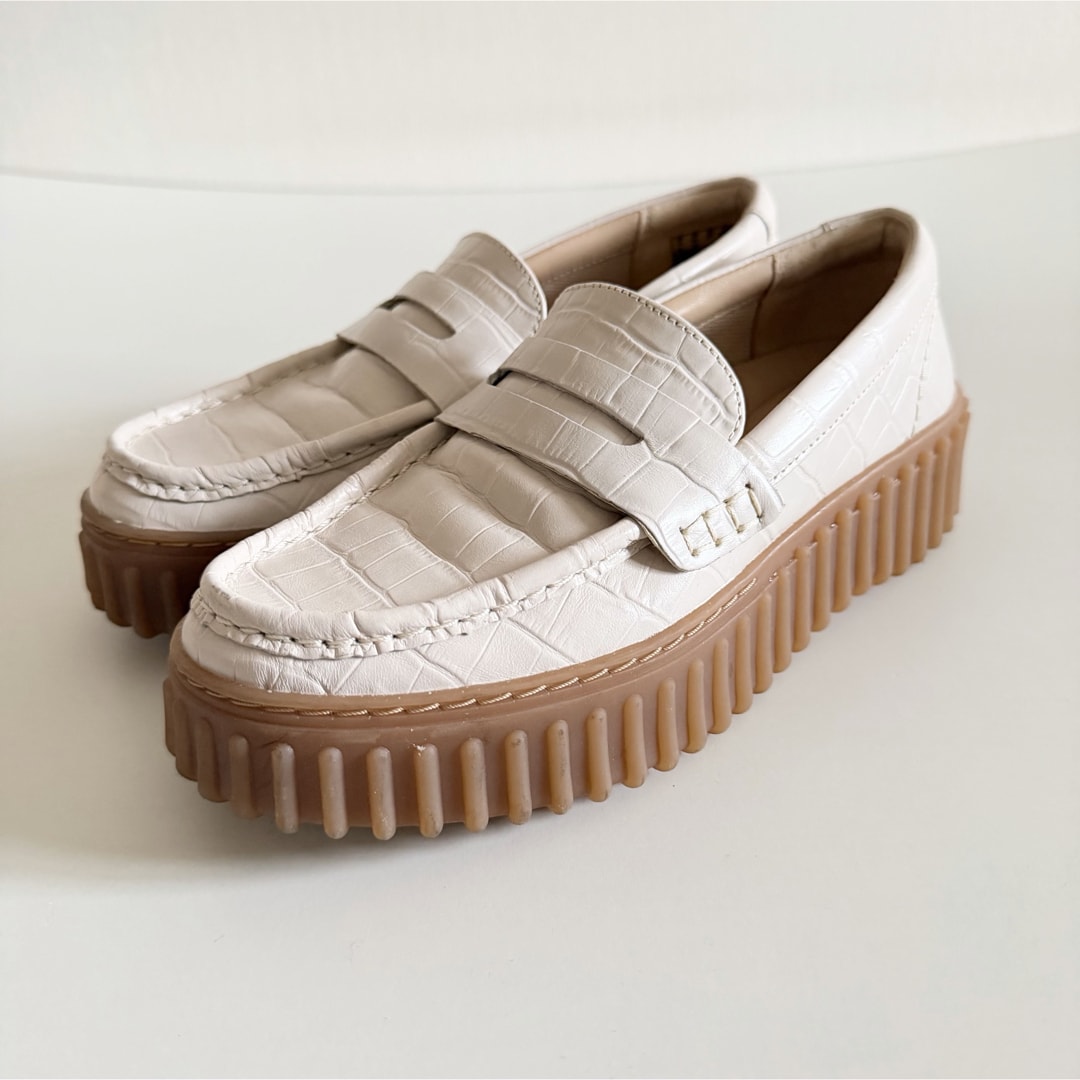 クラークス トーヒルペニー 厚底ローファー クロコ型押し 23cm