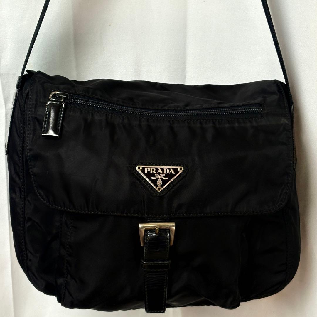 PRADAナイロン美品メッセンジャーバッグ三角ロゴブラック 斜めがけショルダー