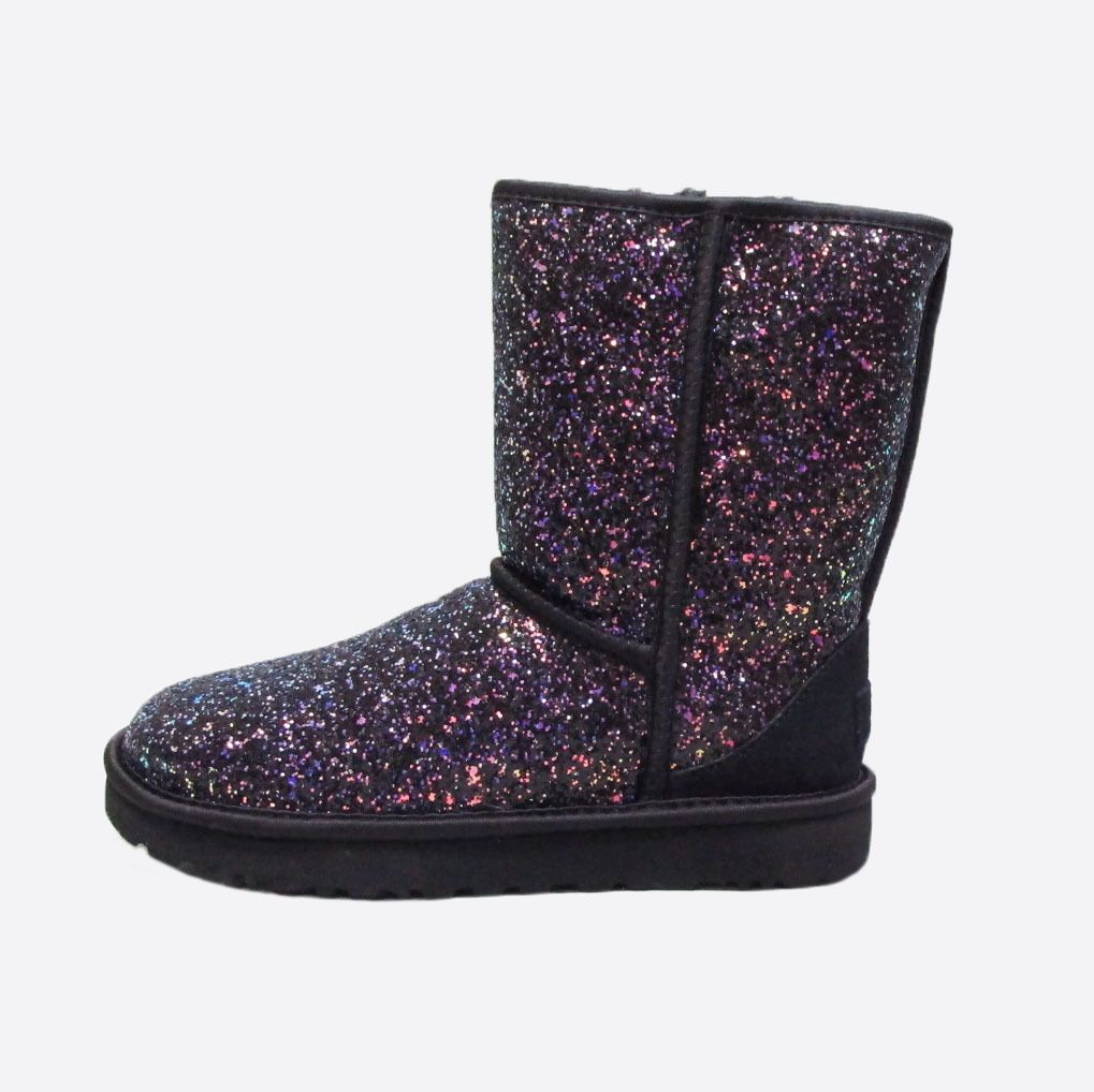 新品・未使用(ワケあり)】☆SALE☆UGG/アグ☆W Classic Short