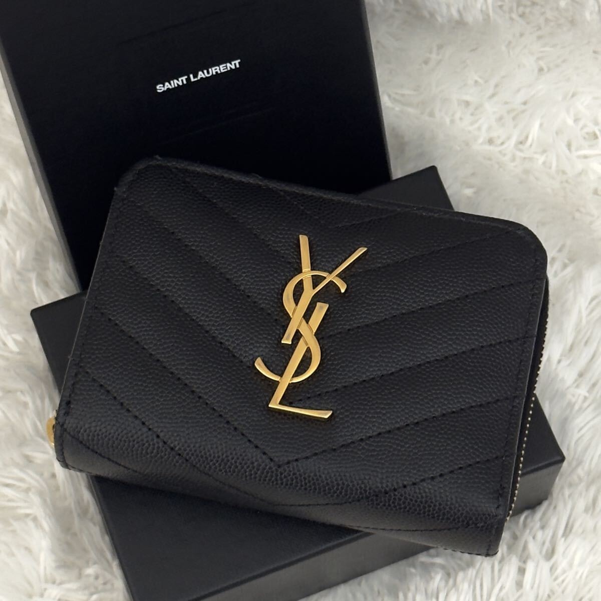 ☆極美品☆サンローランSaint Laurent カランドラ 財布 ブラック 黒 二つ折り財布 ブラック コンパクト