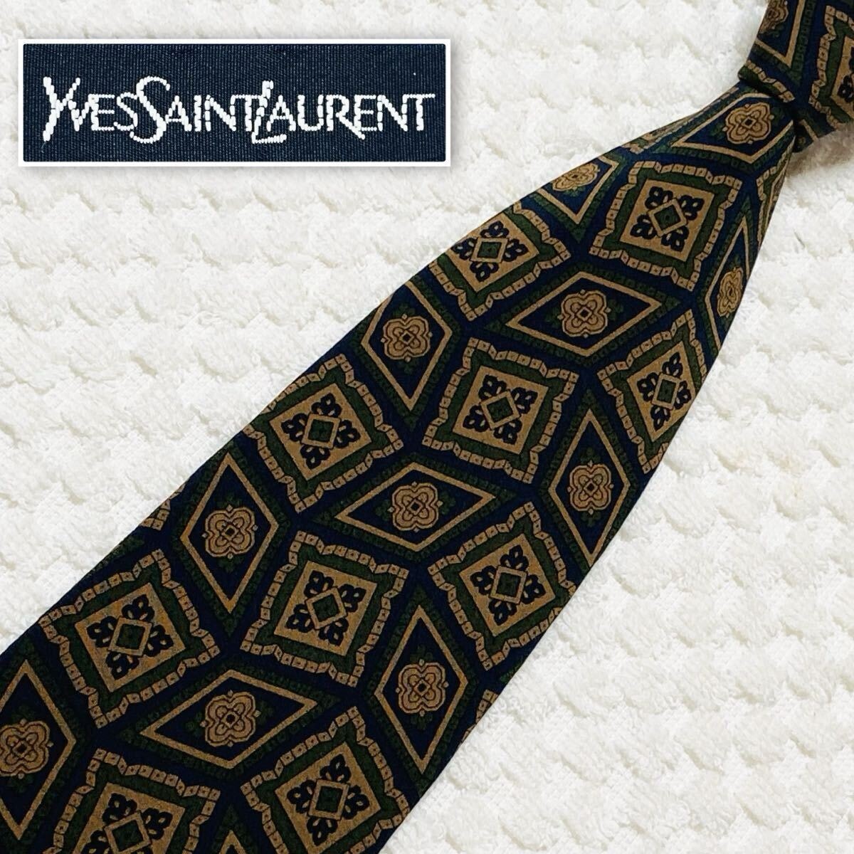 ■美品■Yves saint Laurent イヴサンローラン ネクタイ ペイズリー風ジュエリー 総柄 シルク100 % 日本製 ネイビー×ブラウン×グリーン