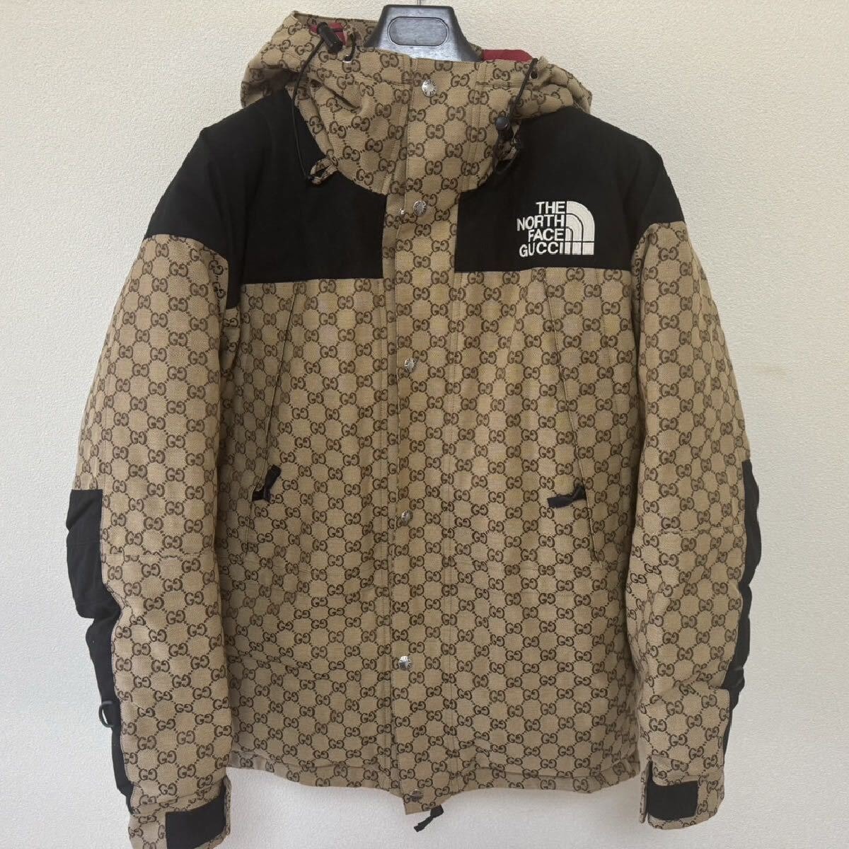 期間限定【超希少】Gucci x The North Face グッチ x ノースフェイス コラボ ダウンジャケット GGキャンバス バックロゴ 670769 Z8APW 2190