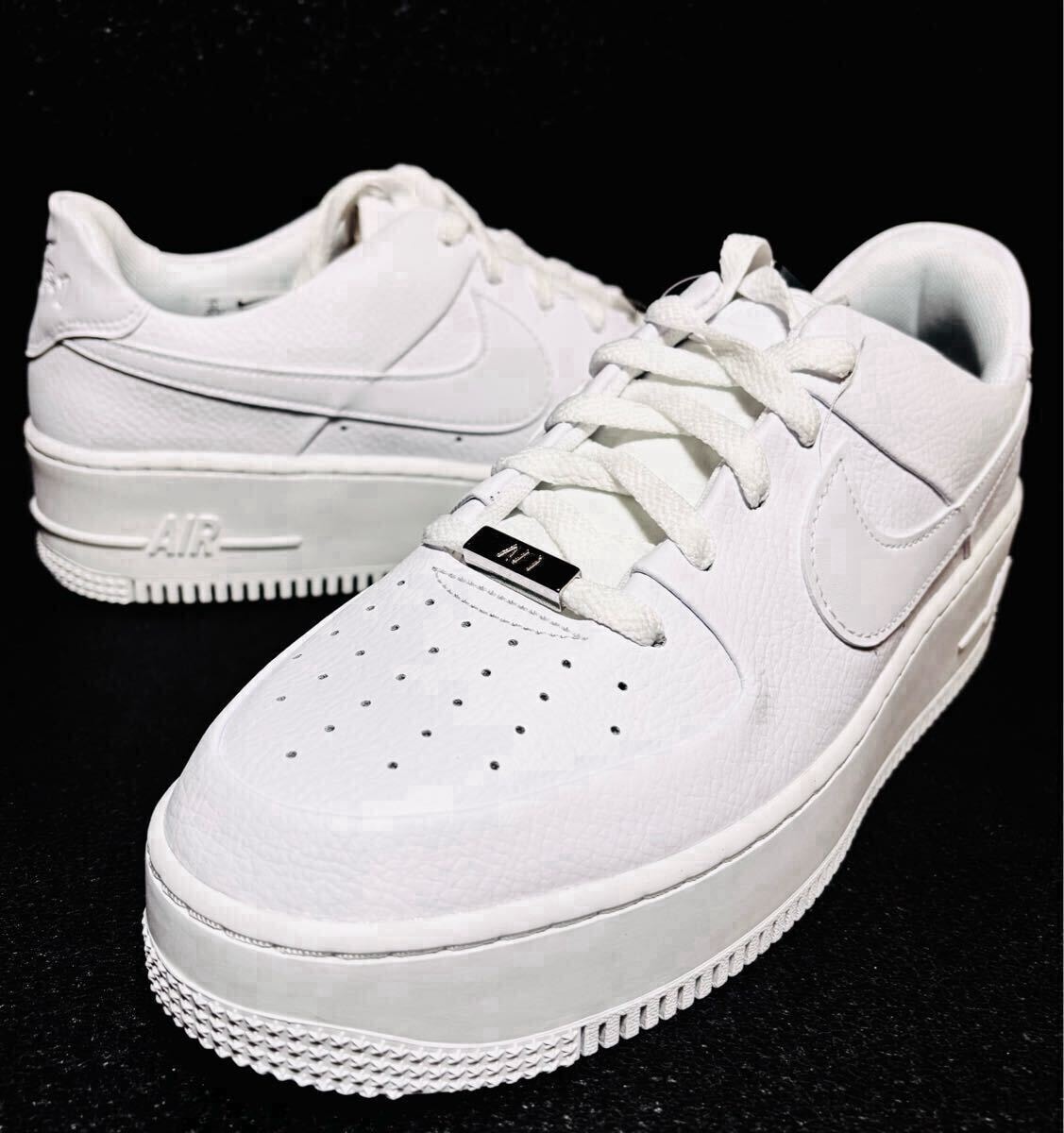 ☆送料込■新品29.0cm■ナイキ エア フォース1 セージ ホワイト/ホワイト 本革 WMNS【定価.18150円】厚底