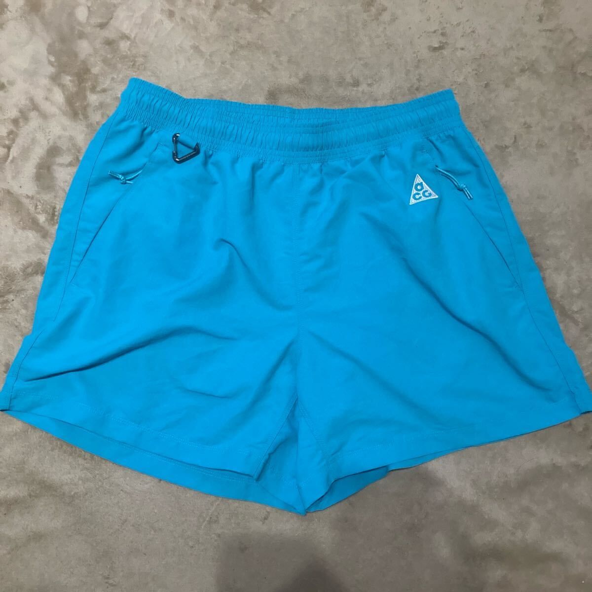 NIKE ACG ライトブルー ショートパンツ Mサイズ