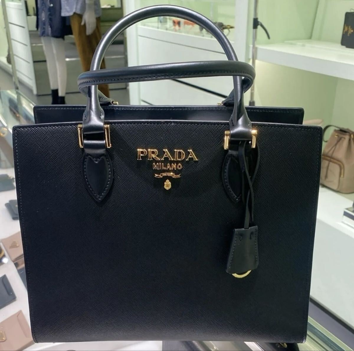 プラダ PRADA Re-Nylon スモール ショルダーバッグ バッグ ナイロン レザー レディース ブラック系 1BC2342C8QF0002 【新品】 楽天市場】【3万円OFFクーポン対象】プラダ PRADA Re-Nylon スモール