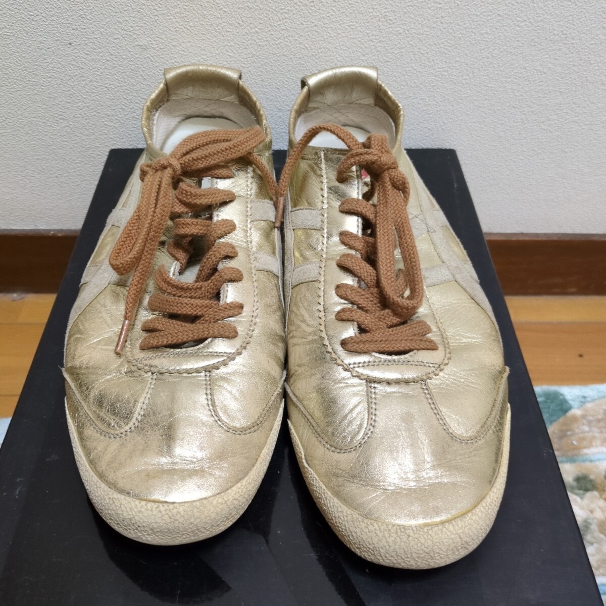 オニツカタイガーゴールドローカットスニーカー adidas NIKE アディダス ナイキ