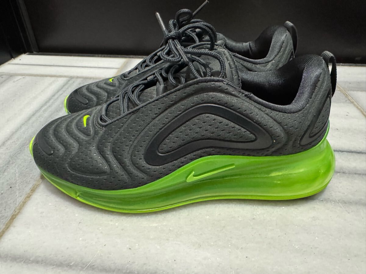 美品◆２７ＣＭ◆NIKE AIR MAX 720ナイキエアマックスNIKE AIRMAX720・NIKE AIRMAX 720