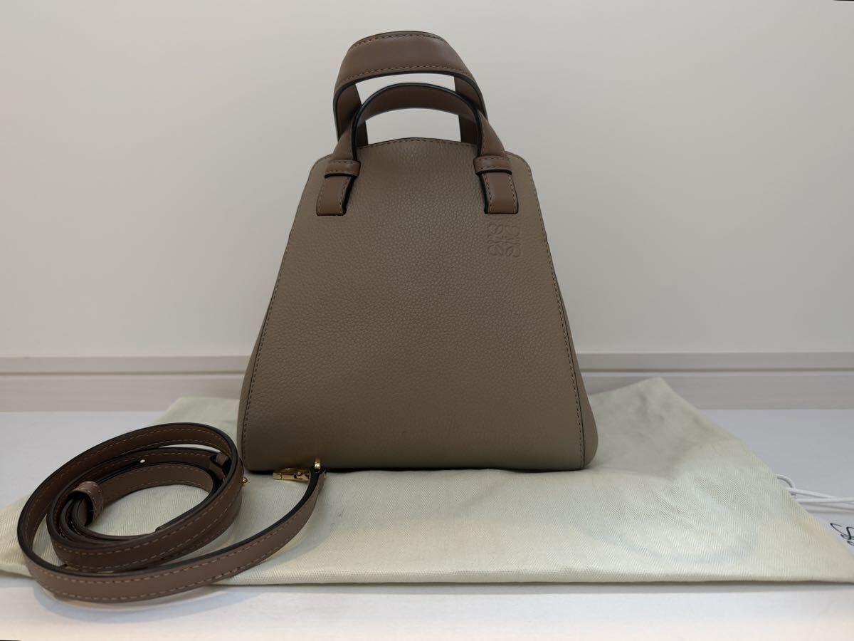 ロエベ　ハンモックナゲット　ショルダーバッグ　サンド　LOEWE ゴールド金具　グレー　ショルダーバッグ　ハンドバッグ