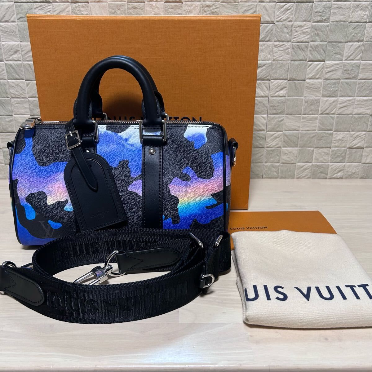 LOUIS VUITTON ルイヴィトン キーポル・バンドリエール25