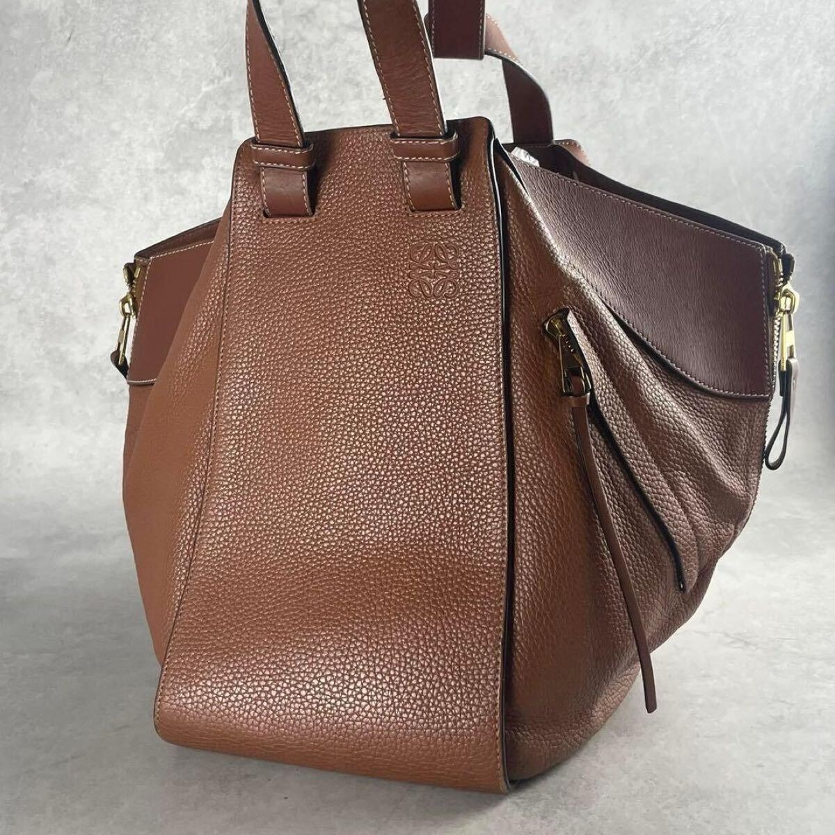 ロエベ LOEWE アナグラム ショルダーバッグ バッグ PVCコーティングキャンバス レザー レディース ブラック系 / ブラウン系 【中古】 LOEWE（ロエベ） アナグラム 斜め掛け ショルダーバッグ ブラック