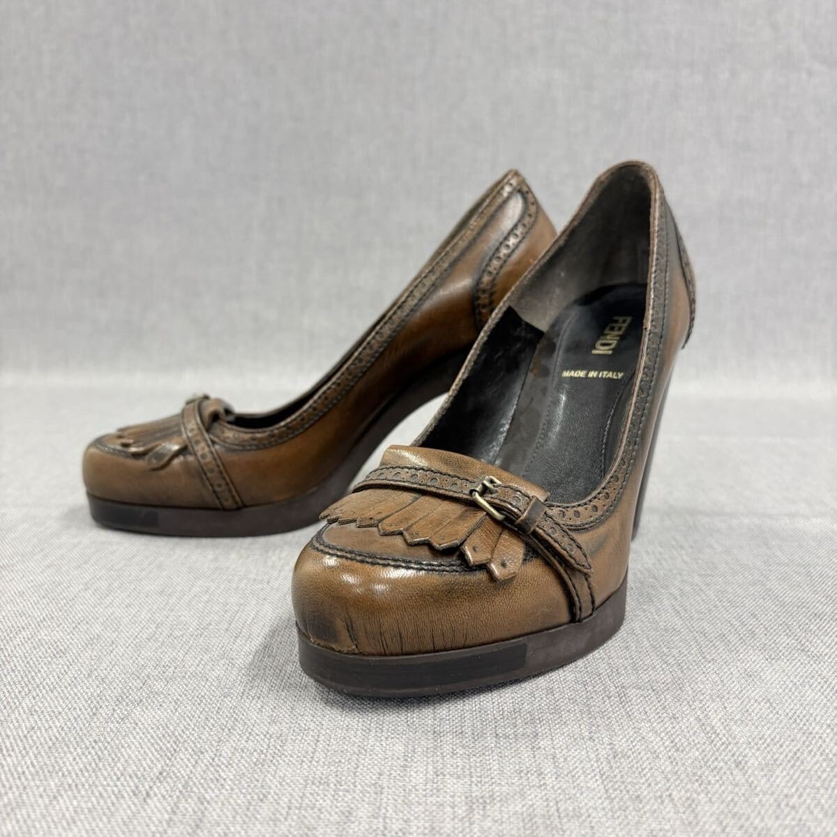 A (未使用に近い)】未使用 超美品 FENDI 大判シルクスカーフ バラ柄 FF