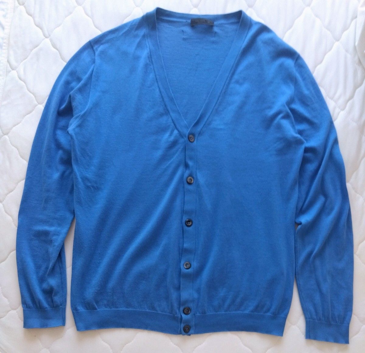 PRADA 青色 カーディガン サイズ50 傷や汚れあり】PRADA 青色 カーディガン サイズ50の古着・中古