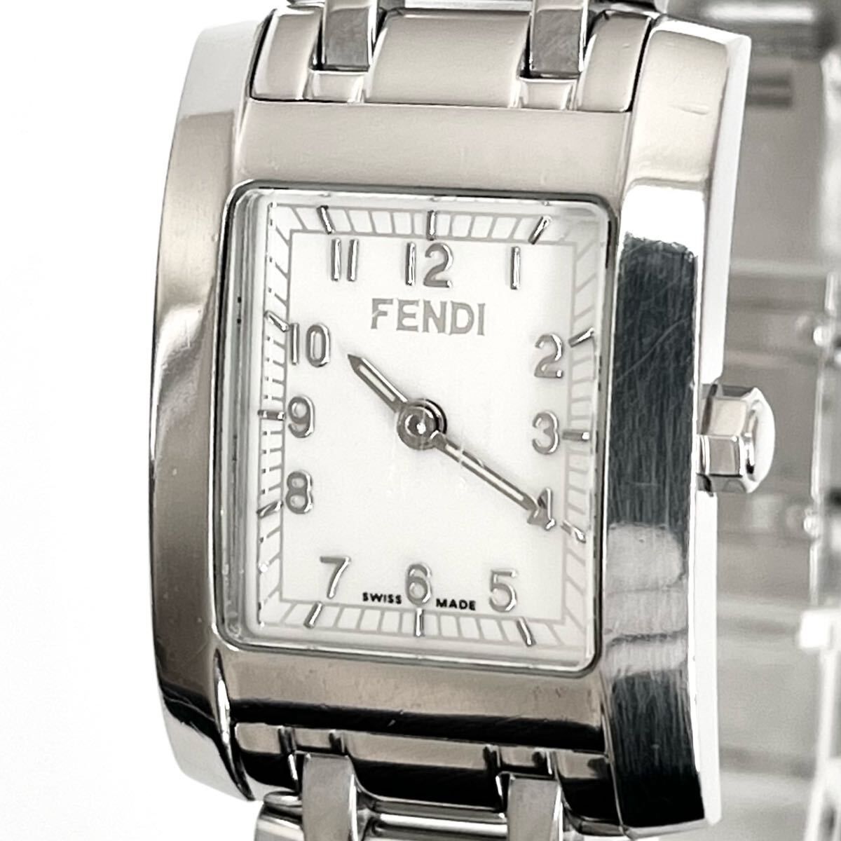 【稼働】磨き済み フェンディ FENDI 7000L レディース 腕時計 美品 電池新品 白文字盤 s1704