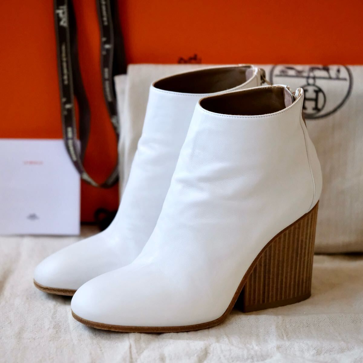 美品HERMESエルメス ホワイトショートブーツ35