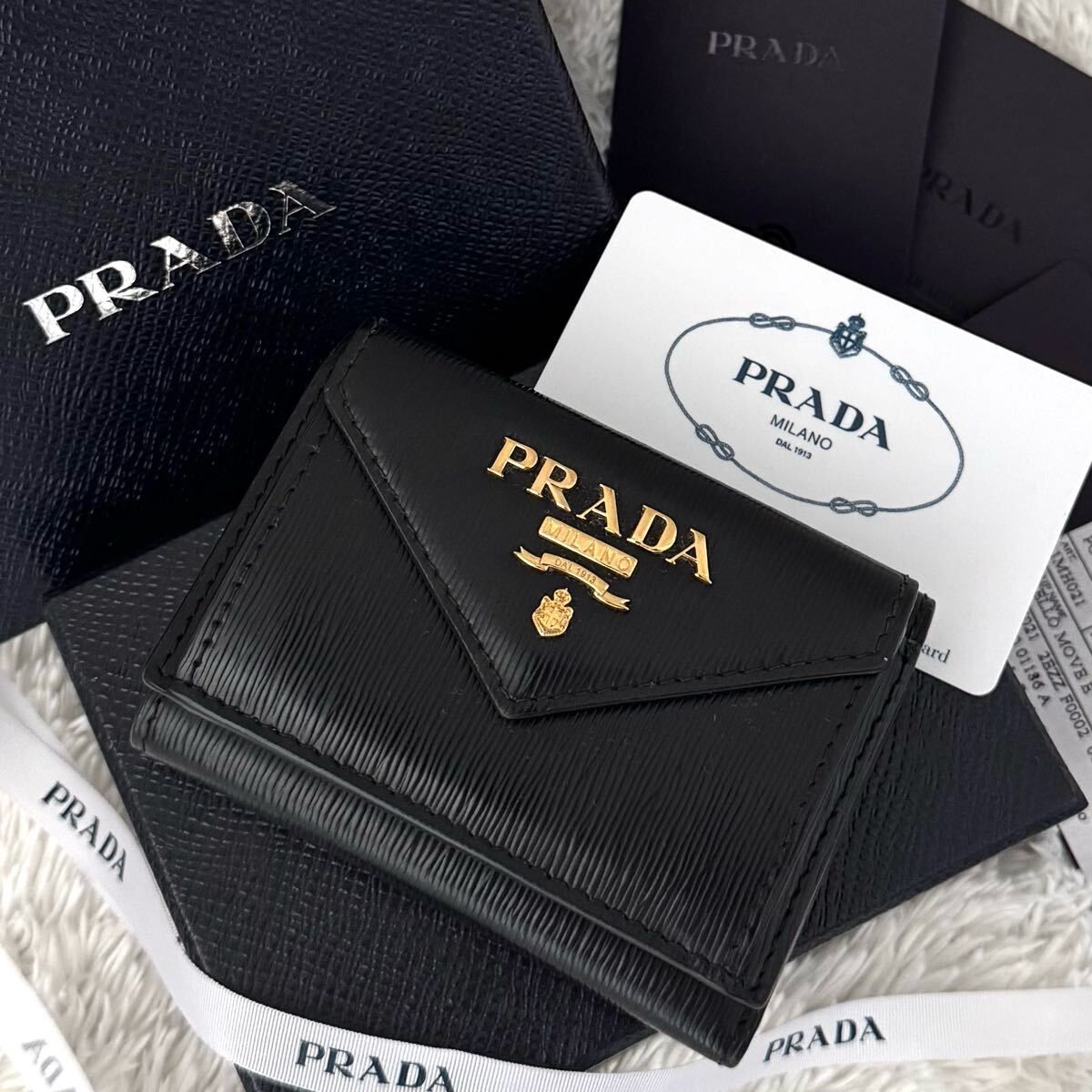☆未使用級☆RFID内蔵 PRADAプラダ レザー 財布 ブラック 三つ折り 牛革 黒 ICチップ