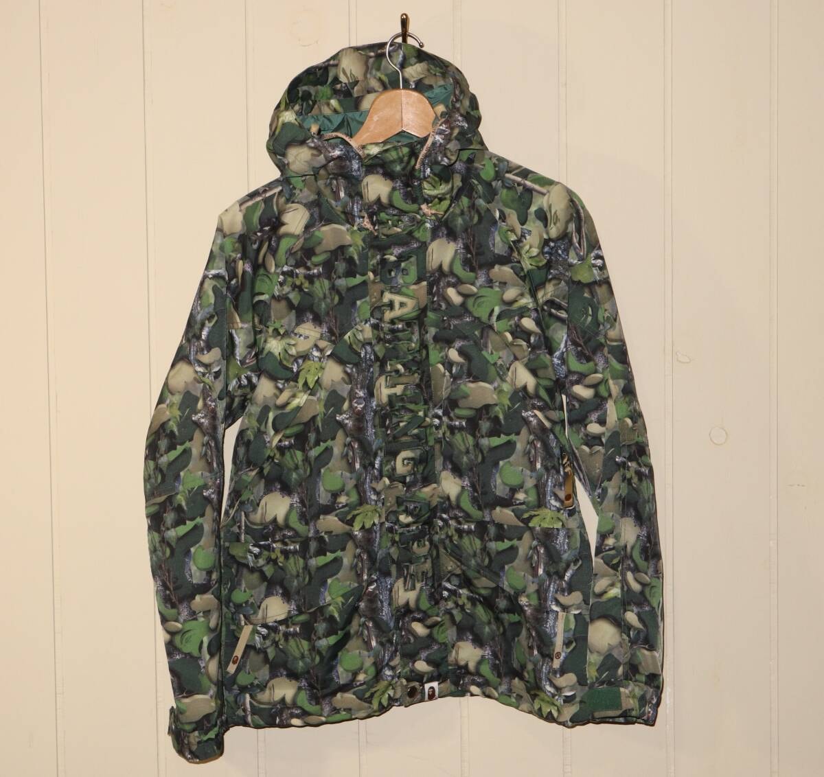 A BATHING APE　ア ベイシング エイプ　リアルツリーカモ　スノボジャケット　S　／　BAPE　ベイプ　カモフラ　スノボジャケット