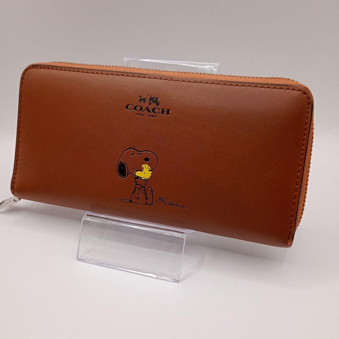 未使用に近い】COACH コーチ スヌーピー 長財布 ラウンドファスナー