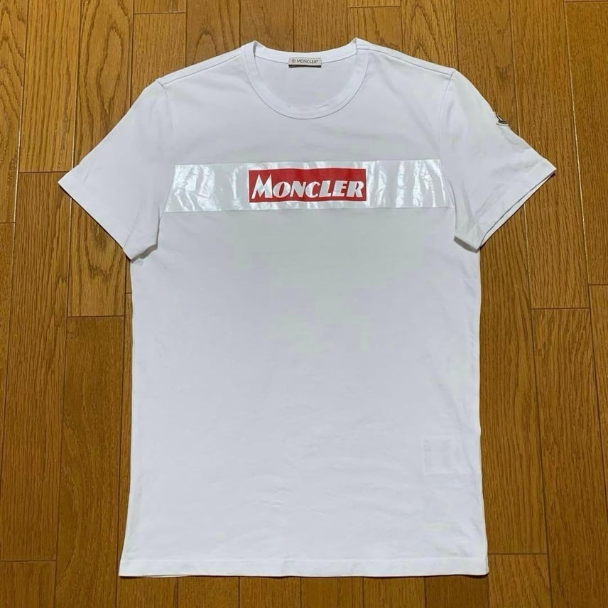 B (目立った傷や汚れなし)】美品 モンクレール プリントロゴ T B (目立った傷や汚れなし)】美品 モンクレール プリントロゴ T